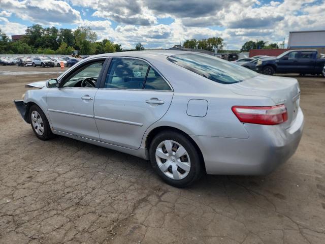 4T4BE46K49R139839 - 2009 TOYOTA CAMRY BASE Gümüş foto 2