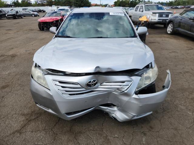 4T4BE46K49R139839 - 2009 TOYOTA CAMRY BASE Gümüş foto 5