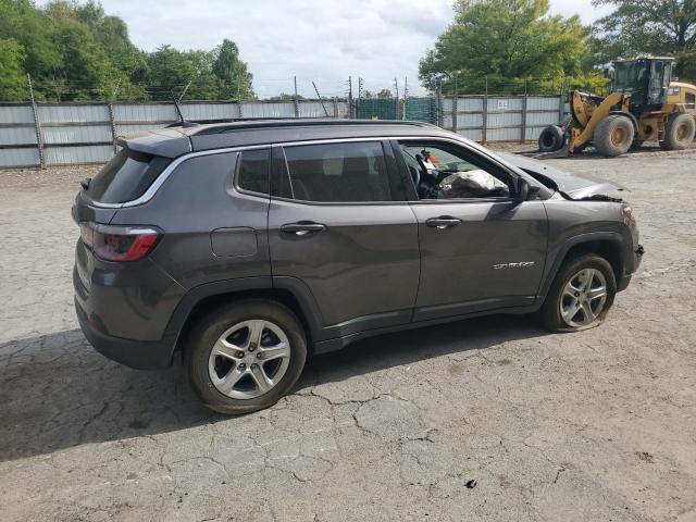 3C4NJDBN9RT606903 - 2024 JEEP COMPASS LATITUDE Grau Foto 3