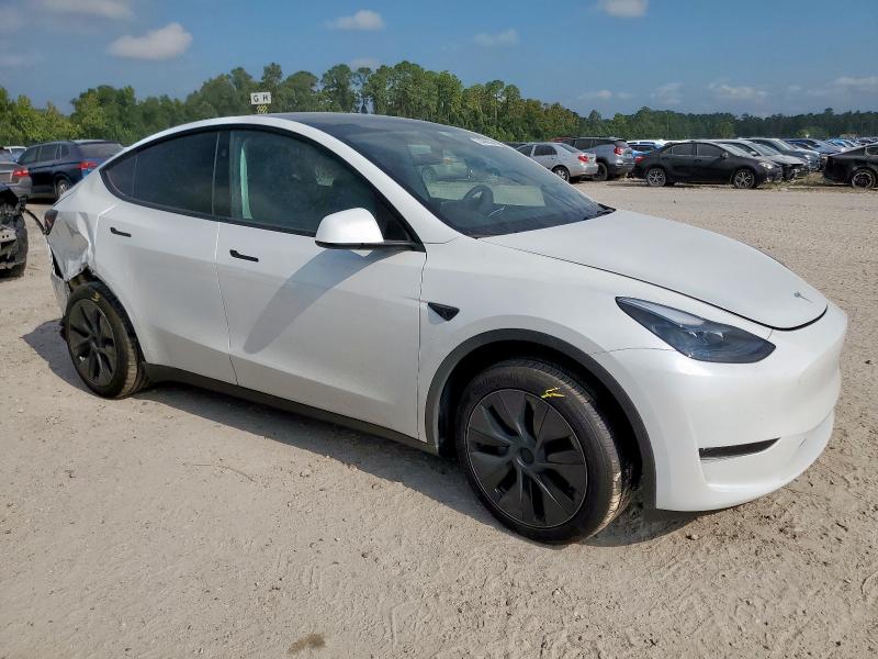 7SAYGDED8RA307898 - 2024 TESLA MODEL Y WHITE photo 4