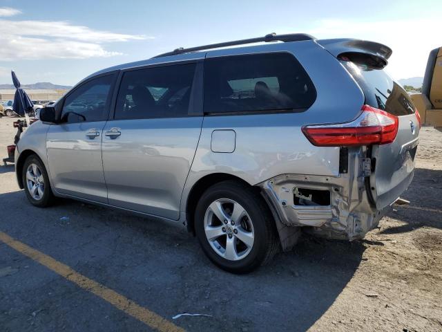 5TDKZ3DC3HS782341 - 2017 TOYOTA SIENNA LE 银色 照片 2