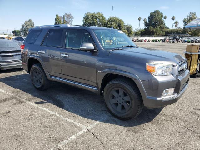 JTEBU5JR8D5145797 - 2013 TOYT 4RUNNER SR5 GRAY photo 4