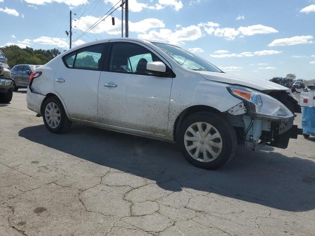 3N1CN7AP0JL871569 - 2018 NISSAN VERSA S თეთრი ფოტო 4