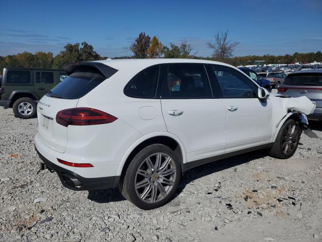 WP1AA2A25HKA83744 - 2017 PORSCHE CAYENNE WHITE photo 3