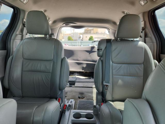 5TDYZ3DC1JS917624 - 2018 TOYOTA SIENNA XLE Сріблястий фото 10