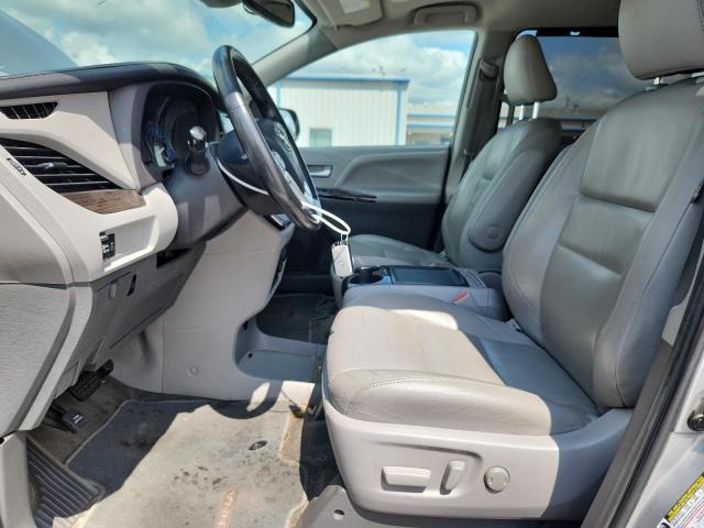 5TDYZ3DC1JS917624 - 2018 TOYOTA SIENNA XLE Сріблястий фото 7