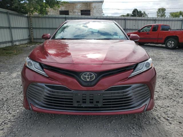 4T1B11HK3JU518983 - 2018 TOYOTA CAMRY L RED photo 5