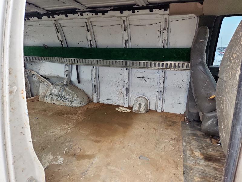 1GCFG154X81188880 - 2008 CHEVROLET EXPRESS G1 白色 照片 11