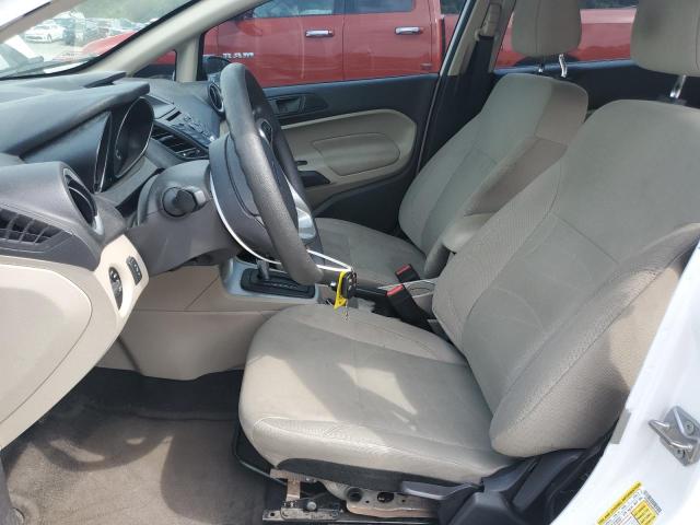 3FADP4BJ5JM109584 - 2018 FORD FIESTA SE 白色 照片 7