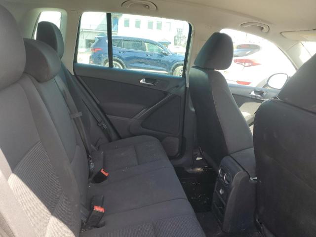 WVGHV7AXXFW534407 - 2015 VOLKSWAGEN TIGUAN S BLACK photo 10