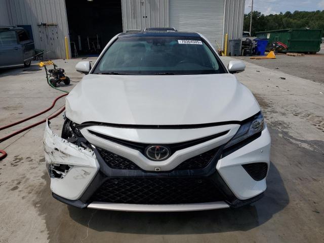 4T1B61HK9JU081976 - 2018 TOYOTA CAMRY XSE 白色 照片 5