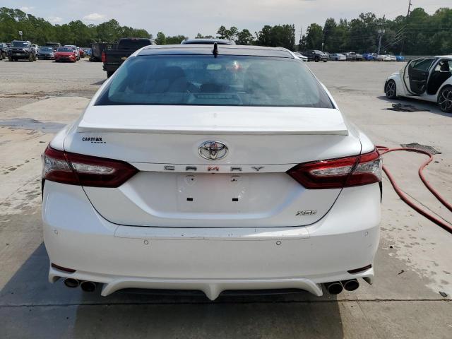 4T1B61HK9JU081976 - 2018 TOYOTA CAMRY XSE 白色 照片 6