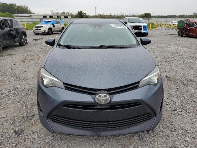 5YFBURHEXJP854163 - 2018 TOYOTA COROLLA L BLUE photo 5