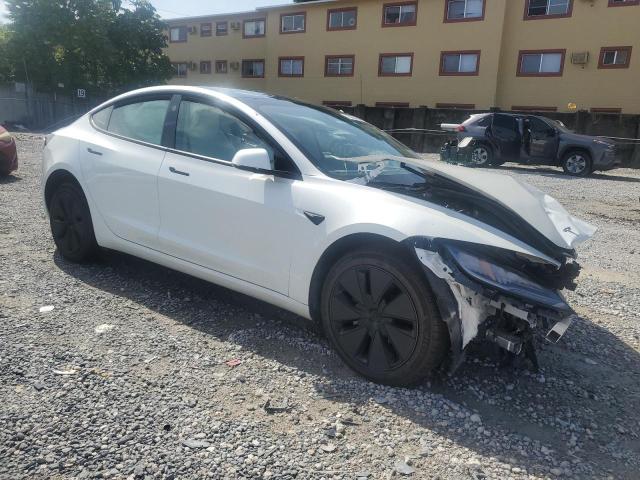 5YJ3E1EA4RF865767 - 2024 TESLA MODEL 3 白色 照片 4