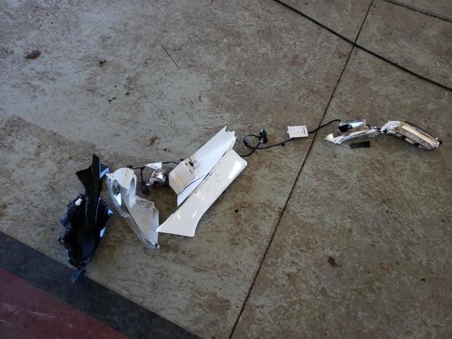 MAJ3P1TE7JC217928 - 2018 FORD ECOSPORT SE WHITE photo 13