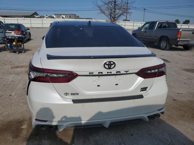 4T1K61BK5NU058175 - 2022 TOYOTA CAMRY XSE WHITE photo 6