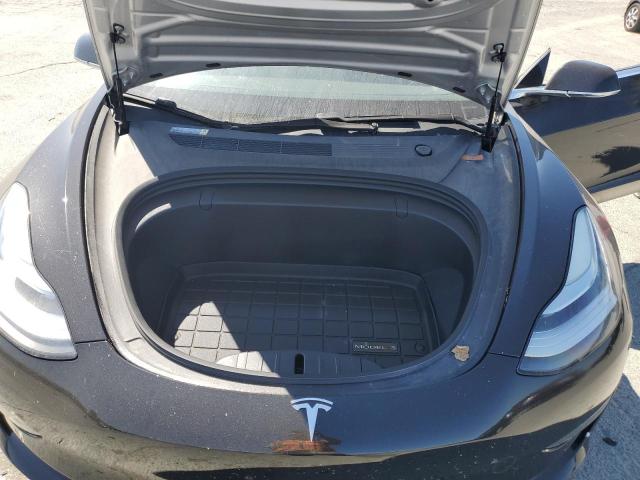 5YJ3E1EA0JF060868 - 2018 TESLA MODEL 3 Schwarz Foto 11