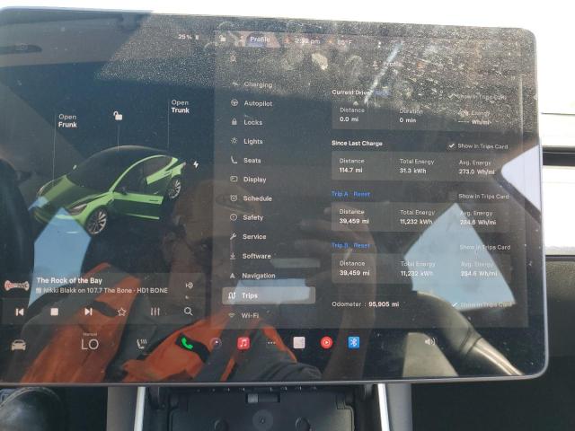 5YJ3E1EA0JF060868 - 2018 TESLA MODEL 3 Schwarz Foto 9