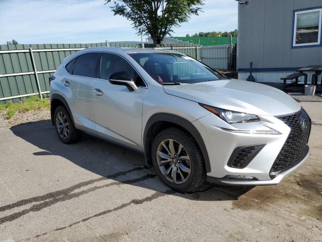 JTJYARBZ1K2128204 - 2019 LEXUS NX 300 BASE 银色 照片 4