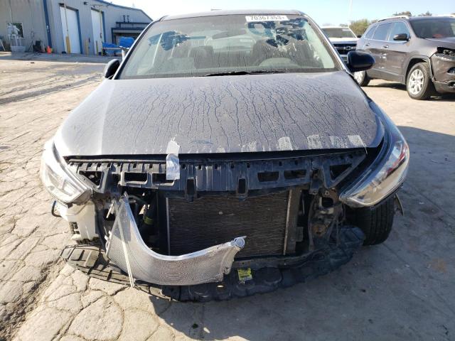 3KPC24A35KE070658 - 2019 HYUNDAI ACCENT SE GRAY photo 5