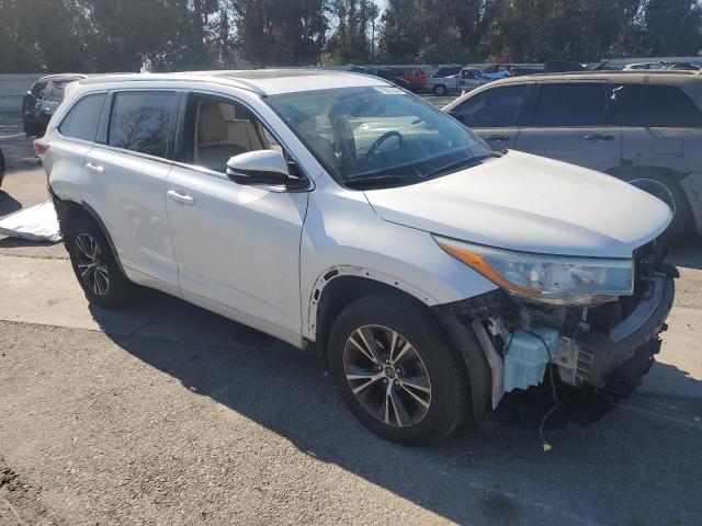 5TDKKRFH6GS180547 - 2016 TOYOTA HIGHLANDER XLE WHITE photo 4