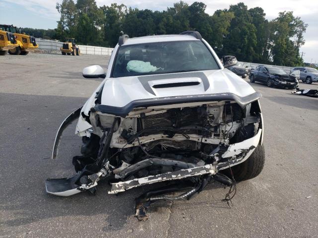 3TMDZ5BN5HM023036 - 2017 TOYOTA TACOMA DOUBLE CAB WHITE photo 5