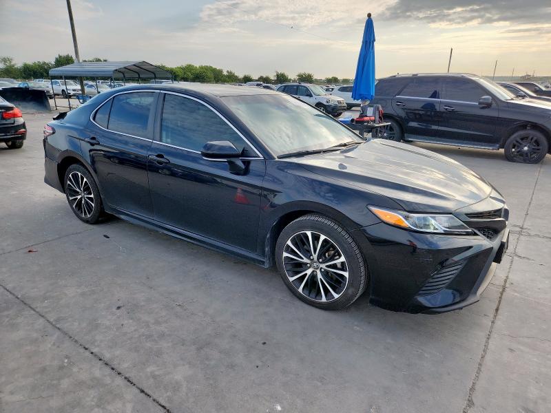 4T1B11HK7JU672936 - 2018 TOYOTA CAMRY L BLACK photo 4