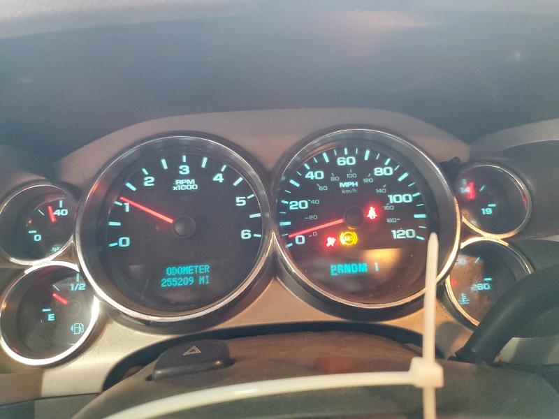 1GC5KVBG9AZ211976 - 2010 CHEVROLET SILVERADO K2500 HEAVY DUTY WHITE photo 9