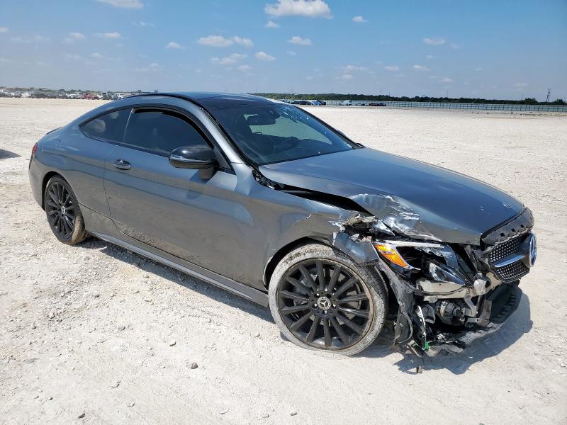 WDDWJ4JB1JF689369 - 2018 MERCEDES-BENZ C 300 GRAY photo 4