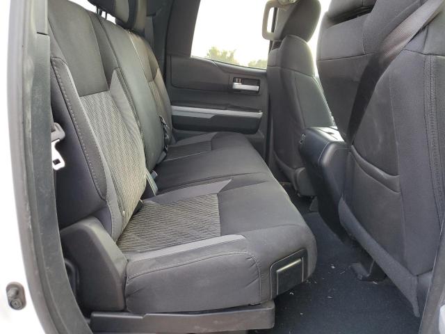 5TFUW5F11GX576050 - 2016 TOYOTA TUNDRA DOUBLE CAB SR/SR5 WHITE photo 10