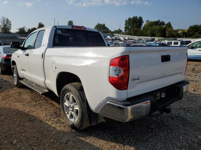 5TFUW5F11GX576050 - 2016 TOYOTA TUNDRA DOUBLE CAB SR/SR5 WHITE photo 2