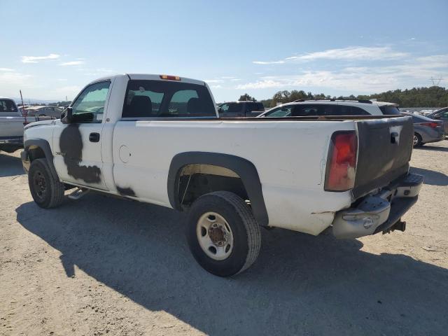 1GCHC24U34E162393 - 2004 CHEVROLET SILVERADO C2500 HEAVY DUTY WHITE photo 2