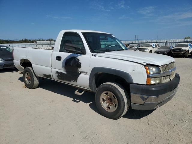 1GCHC24U34E162393 - 2004 CHEVROLET SILVERADO C2500 HEAVY DUTY WHITE photo 4