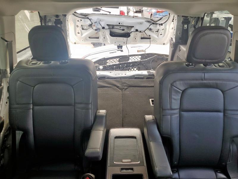 5LM5J7XC3SGL11694 - 2025 LINCOLN AVIATOR RESERVE Weiß Foto 10