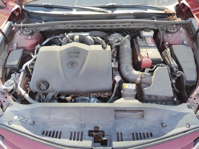 4T1BZ1HK6JU502303 - 2018 TOYOTA CAMRY XSE Czerwony zdjęcie 11