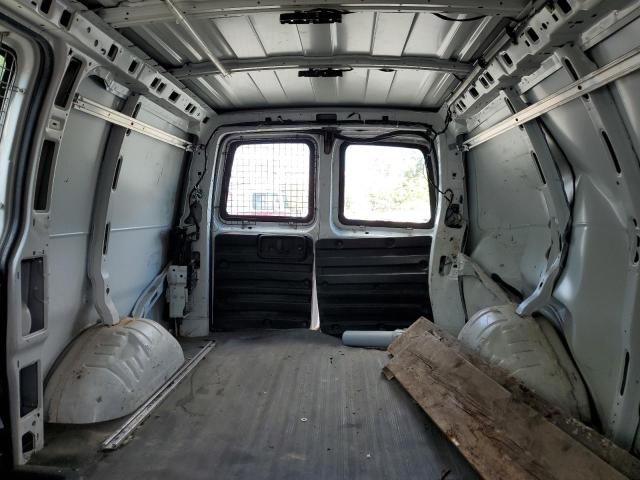 1GCWGAFF7H1342588 - 2017 CHEVROLET EXPRESS G2 WHITE photo 10