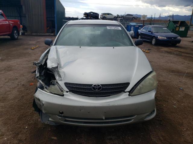 JTDBE32K540270986 - 2004 TOYOTA CAMRY LE SILVER photo 5