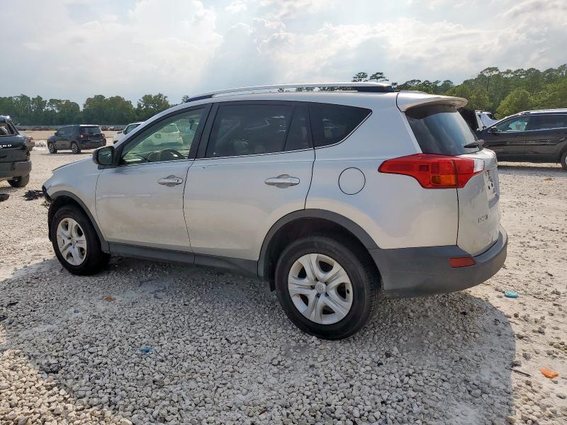 JTMZFREV4FJ047145 - 2015 TOYOTA RAV4 LE SILVER photo 2