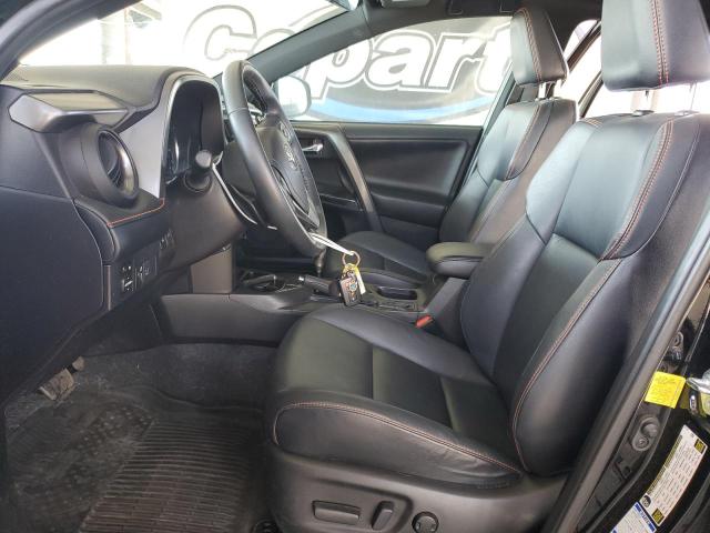 2T3JFREV9JW715190 - 2018 TOYOTA RAV4 SE შავი ფოტო 7