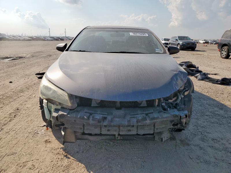 4T1BF1FK3FU480554 - 2015 TOYOTA CAMRY LE GRAY photo 5