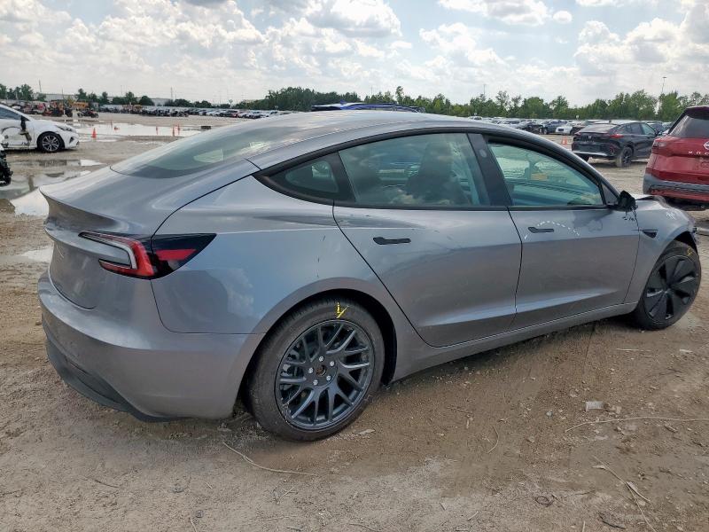 5YJ3E1EA9SF935222 - 2025 TESLA MODEL 3 银色 照片 3