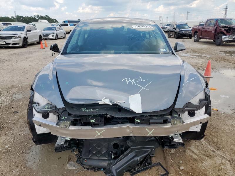 5YJ3E1EA9SF935222 - 2025 TESLA MODEL 3 银色 照片 5