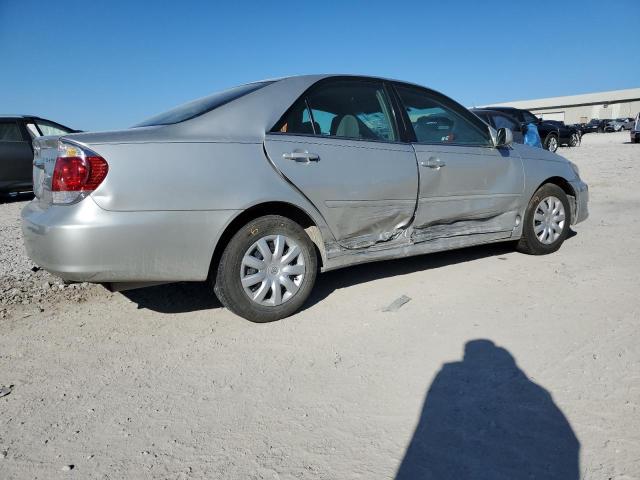 4T1BE32K45U518232 - 2005 TOYOTA CAMRY LE SILVER photo 3