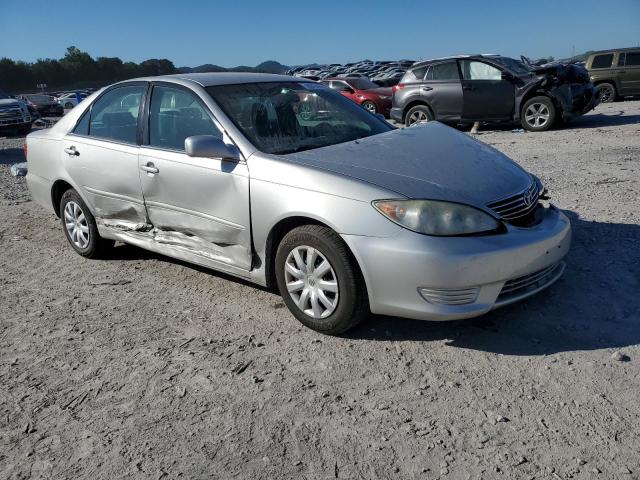 4T1BE32K45U518232 - 2005 TOYOTA CAMRY LE SILVER photo 4