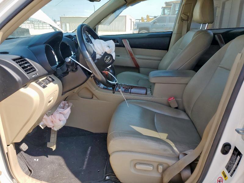 5TDZK3EHXCS084637 - 2012 TOYOTA HIGHLANDER BASE Белый фото 7