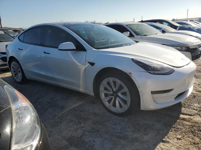 5YJ3E1EAXMF045573 - 2021 TESLA MODEL 3 WHITE photo 4