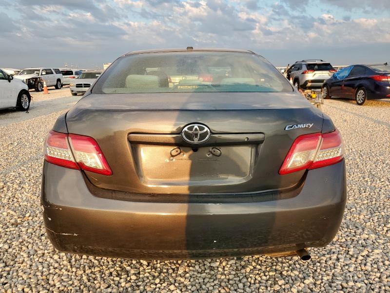 4T1BF3EK6BU709171 - 2011 TOYOTA CAMRY BASE 灰色 照片 6