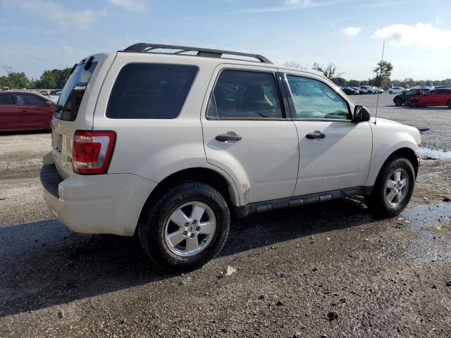 1FMCU9DG2BKB44200 - 2011 FORD ESCAPE XLT 白色 照片 3