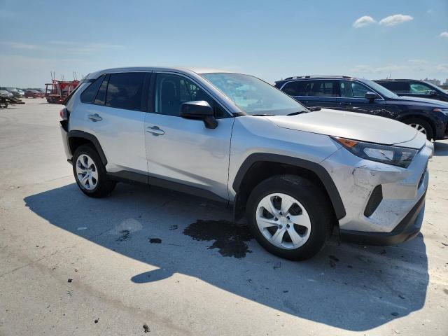 2T3H1RFV4NC211097 - 2022 TOYOTA RAV4 LE SILVER photo 4