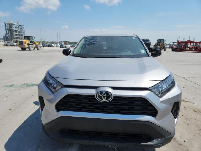 2T3H1RFV4NC211097 - 2022 TOYOTA RAV4 LE SILVER photo 5